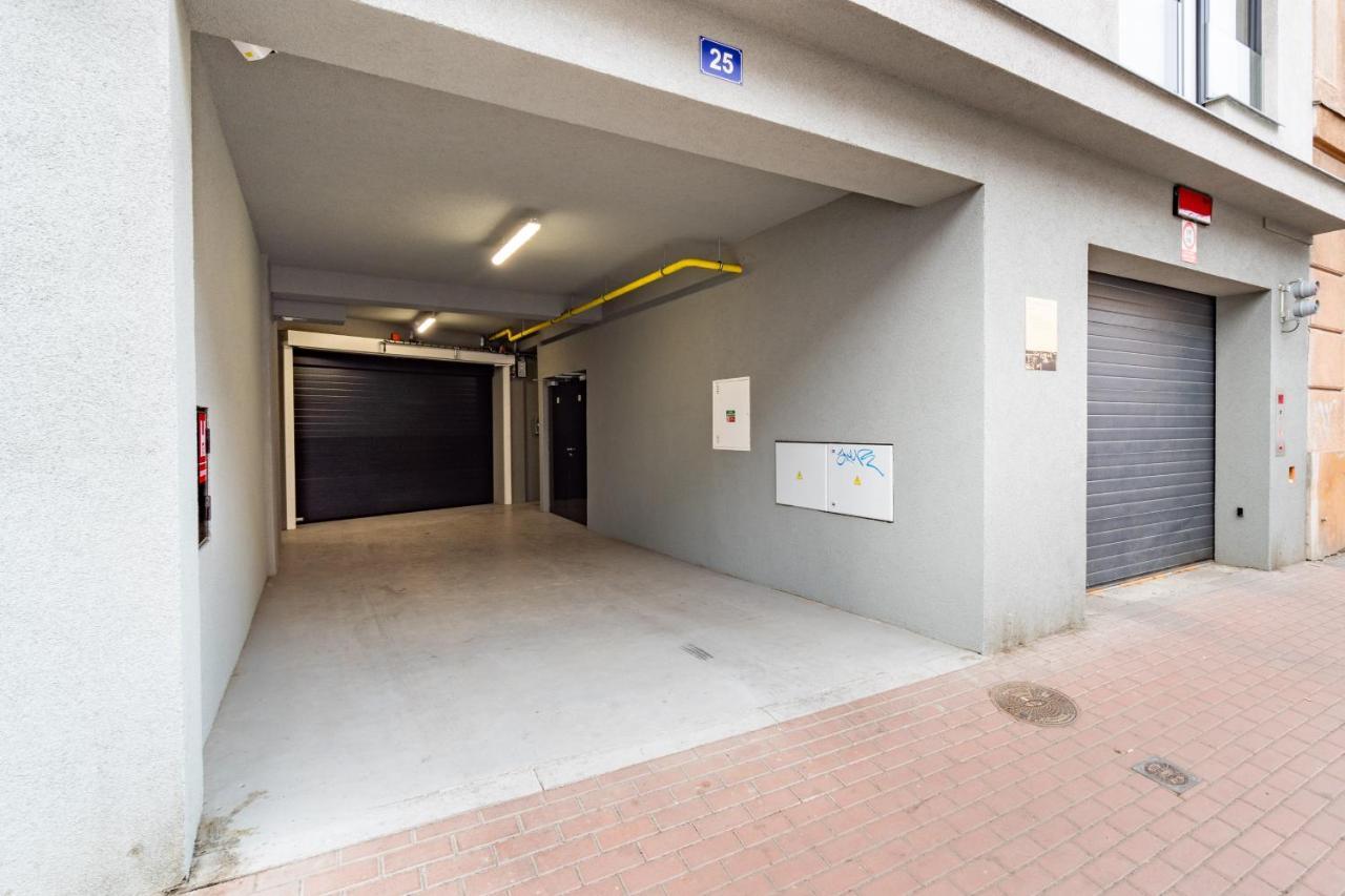 Studio Brand New Apartment #28 In New Building With Free Parking In City Center Praag Buitenkant foto